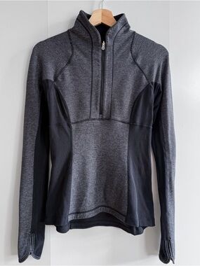 FREE W/PURCHASE OF $50+: Reversible Lululemon Run: Switch Back 1/2 Zip, size  6